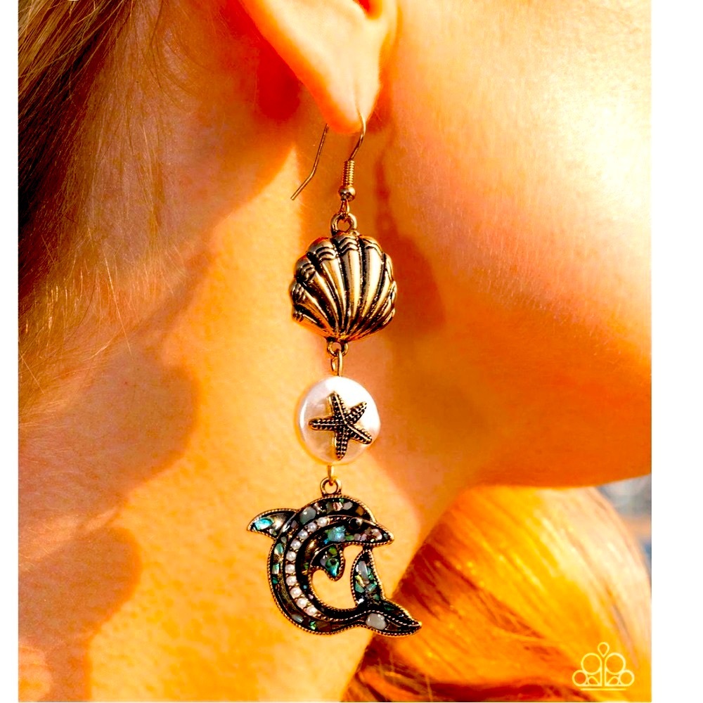 🐬⚪️🐚 “DELIGHTFUL DOLPHIN” GOLD EARRINGS ~ PAPARAZZI❗️ BEAUTIFUL❗️🐚⚪️🐬 - Picture 6 of 7